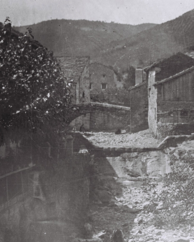 Veno Pilon, Št. Vid pri Vipavi, 1922-1925, čb negativ, 6,5 x 9 cm, Izvor Pokrajinski arhiv v Novi Gorici